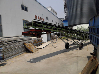 拋糧輸送機(jī)
