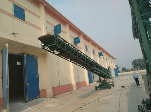 移動(dòng)式轉(zhuǎn)向伸縮輸送機(jī)